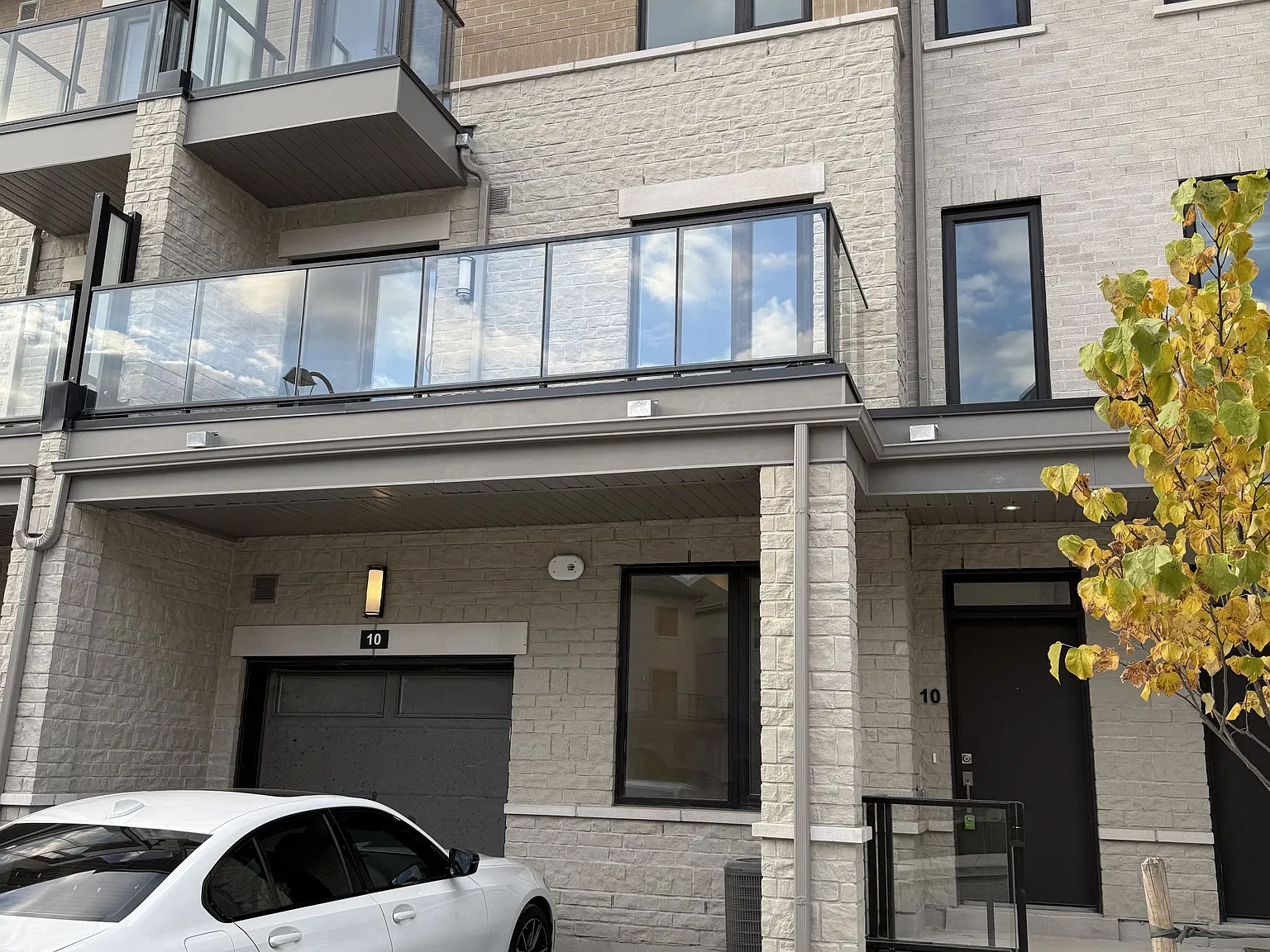3 bed, $3,800 — Photo 1