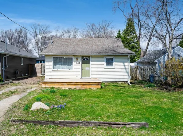 1044 Birch Ave, Kingsville, ON N9Y 3V1