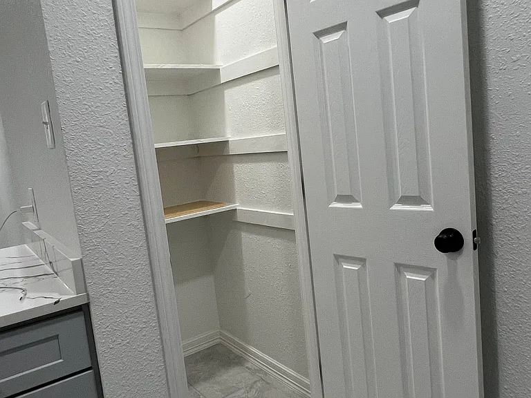 10506 Chesterfield Dr — Photo 14