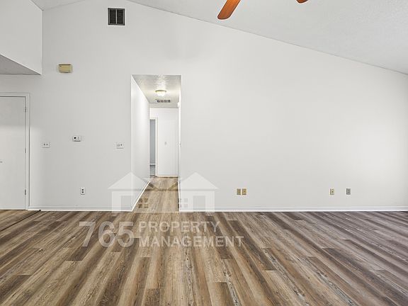 2nd image of 3623 Thornhill Cir E #3623