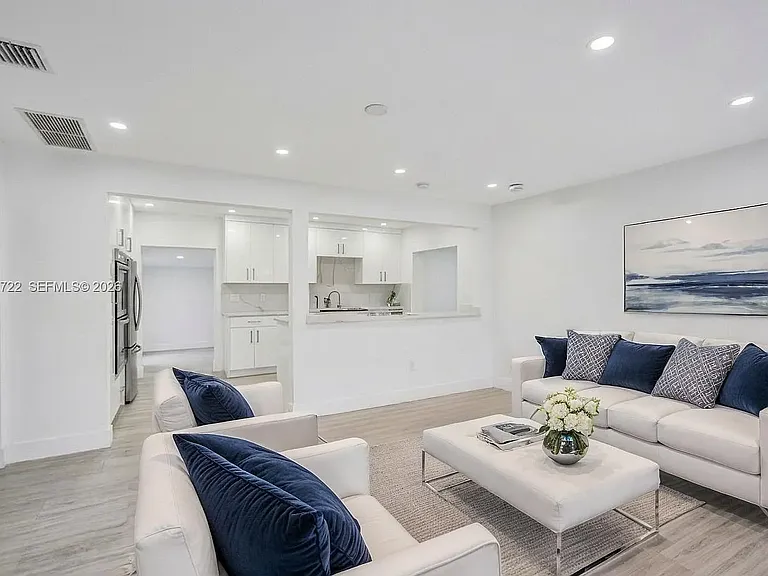 1508 Funston St — Photo 6