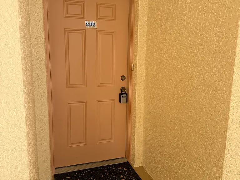4015 Palm Tree Blvd #208 — Photo 1