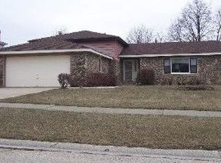 144 Schreiber Ave, Roselle, IL 60172