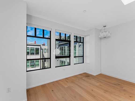 3rd image of 310 Carolina St #405
