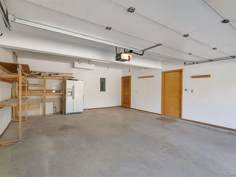96 Lookout Ridge Dr — Photo 24