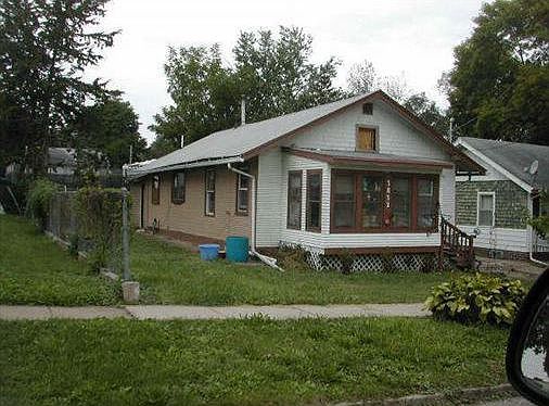 2nd image of 3832 1st St