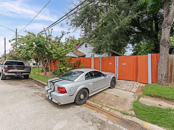3rd image of 1507 Luzon St