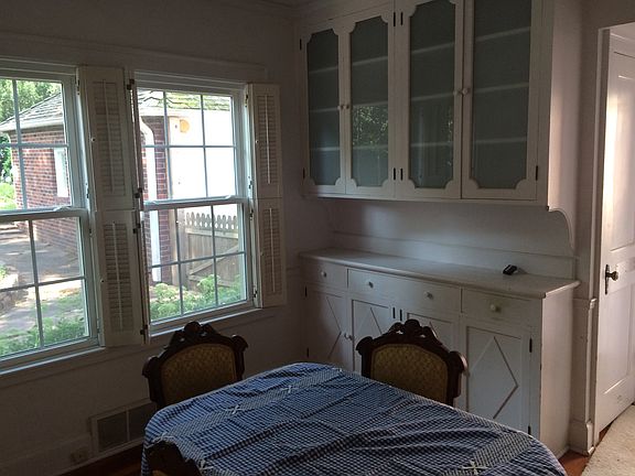 3rd image of 3095 Stratford Avenue