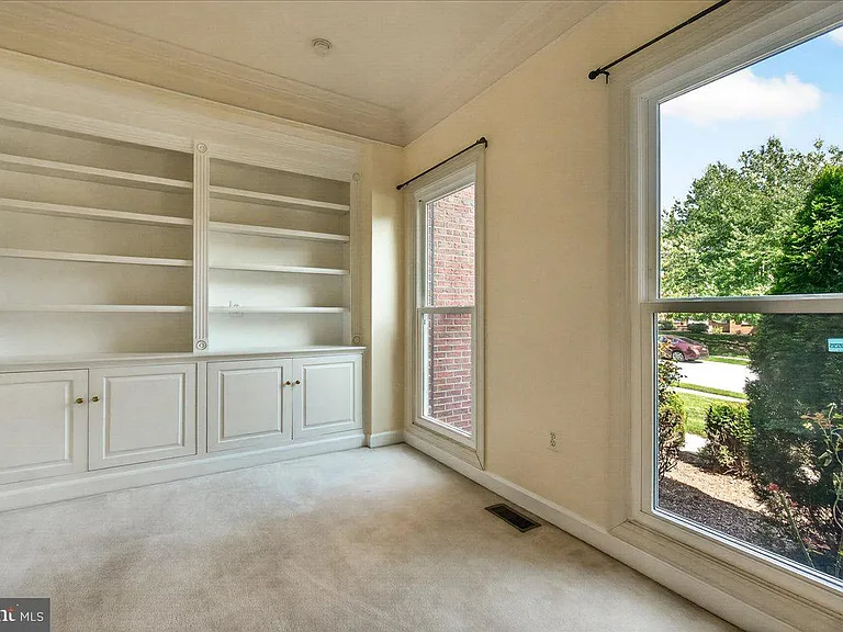 6430 Bellevue Pl — Photo 3