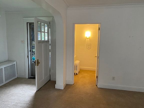 4th image of 2524 Beechwood Blvd Floor 2
