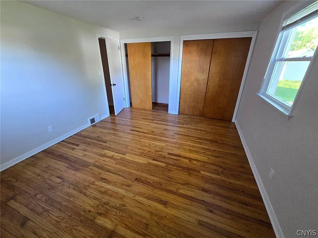 3 bed, 1.0 bath, 1692 sqft, $1,700 — Photo 3