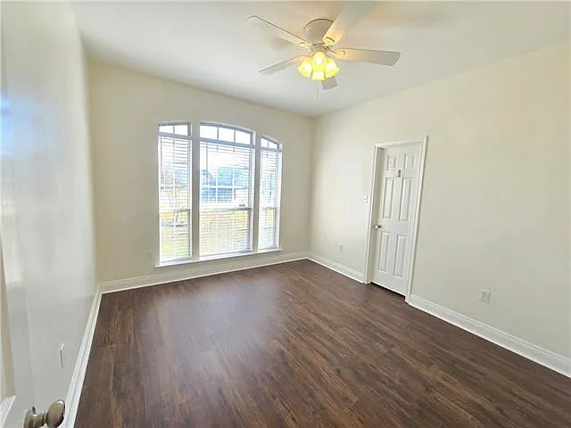 407 E Redbud Dr — Photo 11