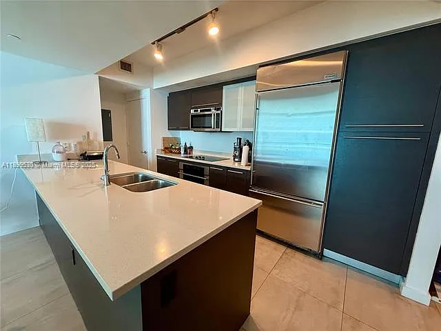 2 bed, $3,900 — Photo 2