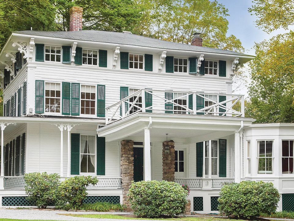 528 Main Street