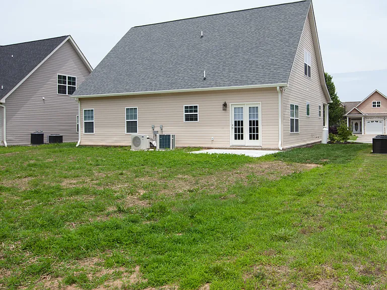 2524 Waterhaven Dr — Photo 4