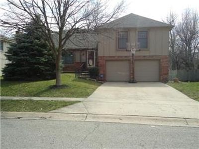 1917 E Jamestown Dr, Olathe, KS, 66062