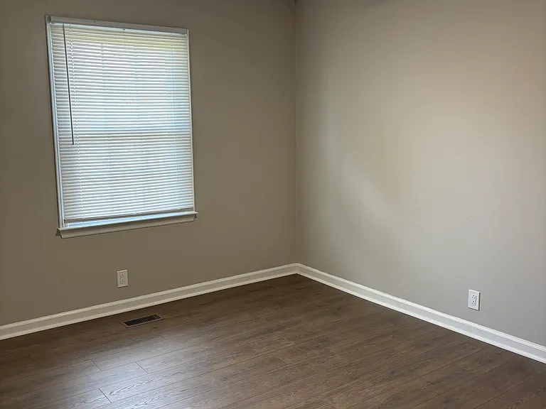 2955 Asbury Ln — Photo 4
