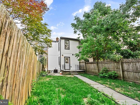 3rd image of 449 W Baltimore Ave