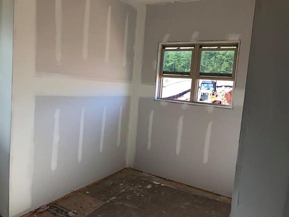 5th image of 4284 Crestworth Ln