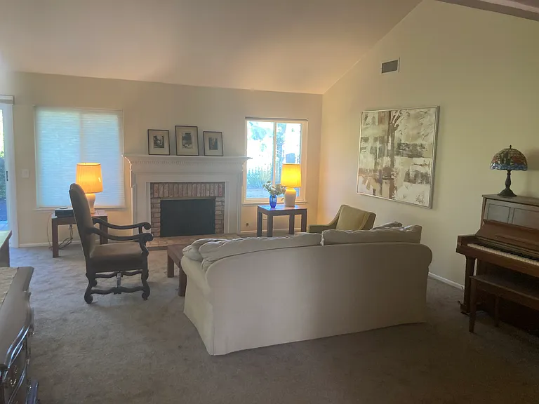 726 Santa Rufina Dr — Photo 3