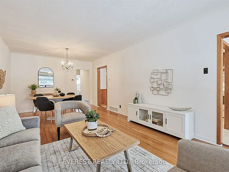 99 Rochman Blvd — Photo 22