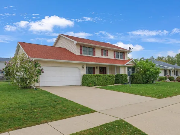 108 Ridge Rd, Mahomet, IL 61853