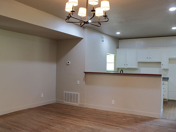 3rd image of 230 E Lincoln Ave #1