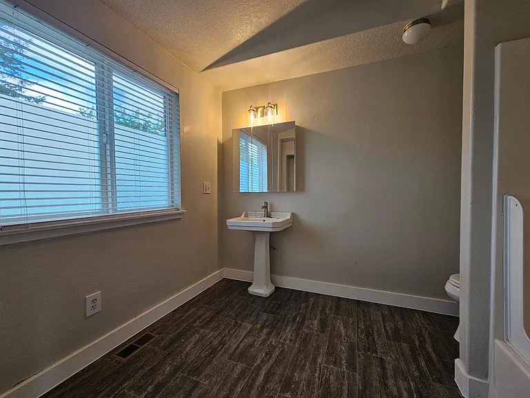 13235 SE Oatfield Rd — Photo 26