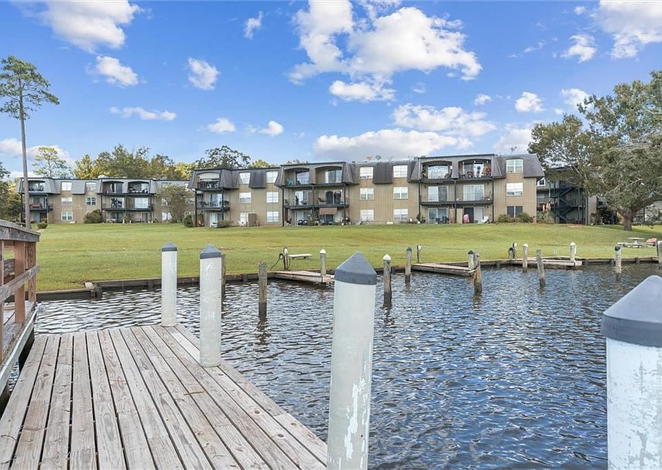 1st image of 209 Riverbend Dr #209