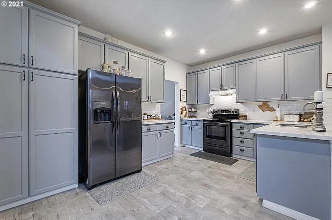 1435 NE Setting Sun Dr — Photo 15