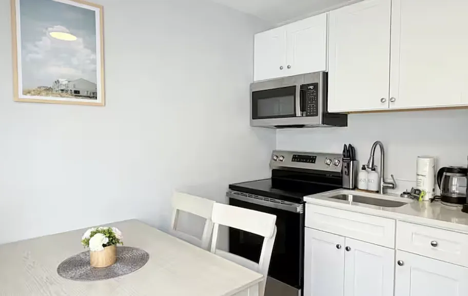 1 bed, 650 sqft, $1,600 — Photo 3