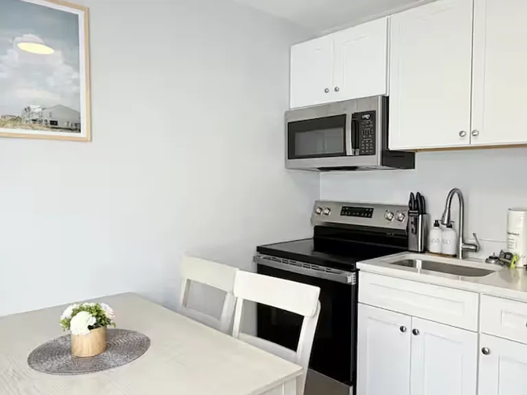 208 Chester St #10 — Photo 3