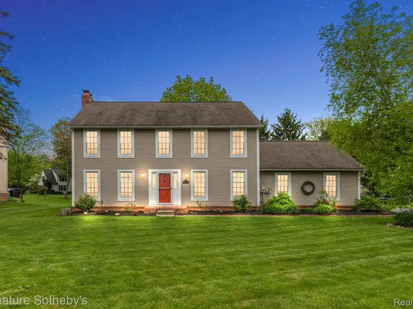 7672 Olde Sturbridge Trl, Clarkston, MI 48348