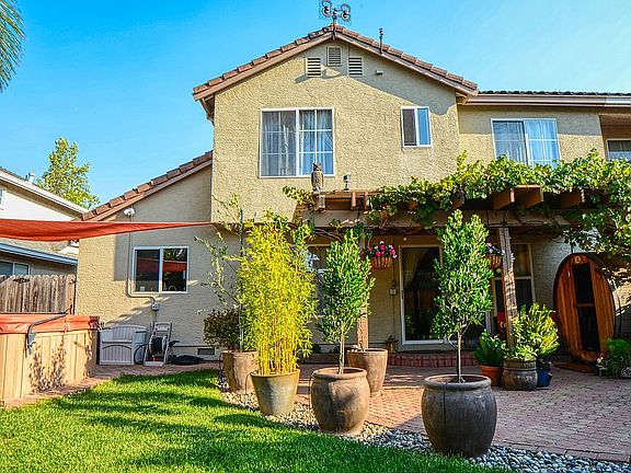 5th image of 711 San Vicente Dr
