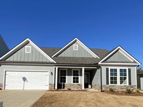 1055 Titus Ln, Statham, GA 30666