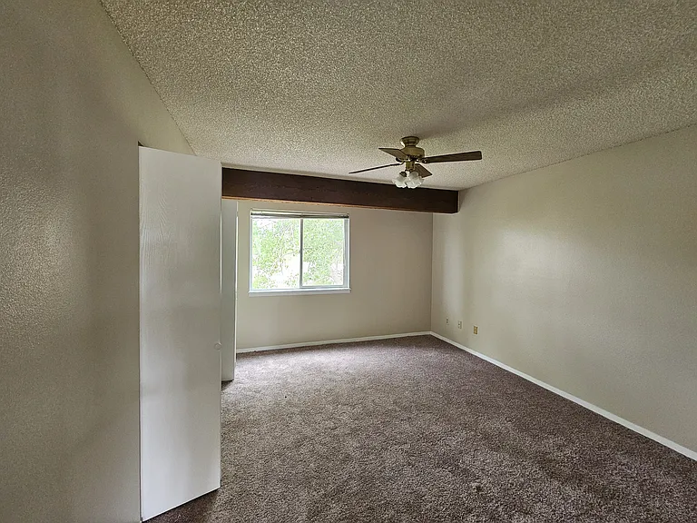 7628 Lexington Manor Dr — Photo 18