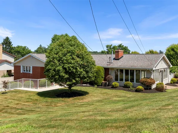 111 Carolyn Dr, Coraopolis, PA 15108