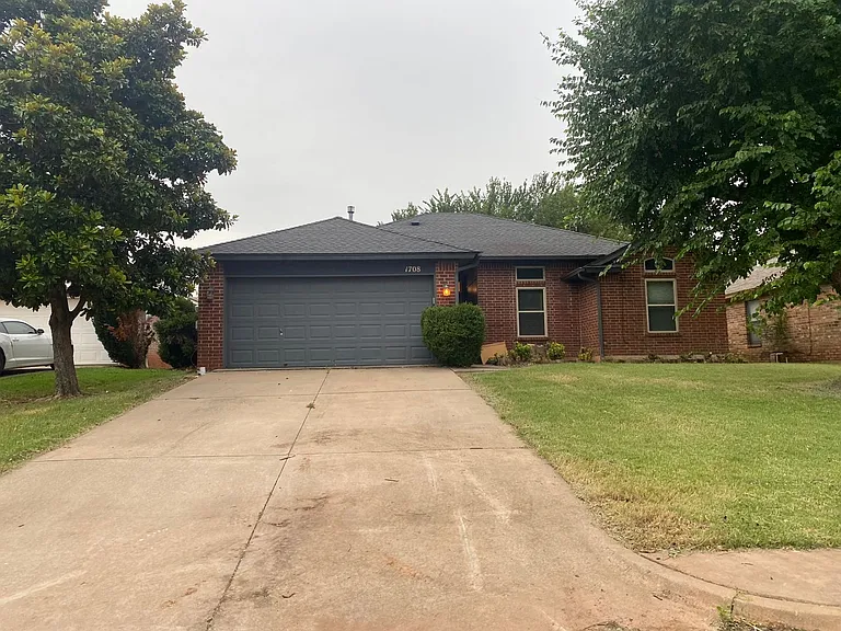 1708 De Vita Rd — Photo 1