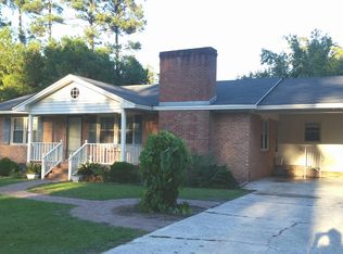 104 S Bennett St, Burgaw, NC 28425