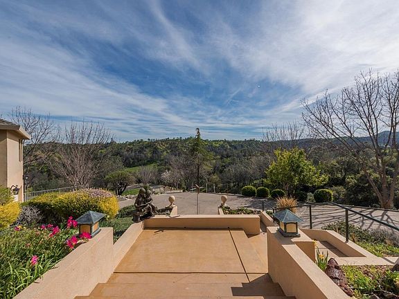 4th image of 8461 Pleasants Valley Road