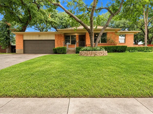 1233 Fair Oaks Dr, Irving, TX 75060