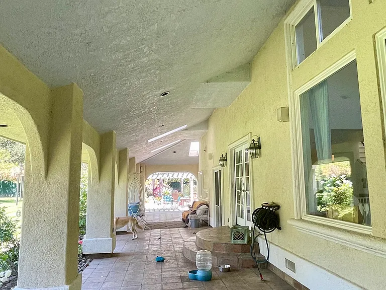 11630 Foothill Ave — Photo 10
