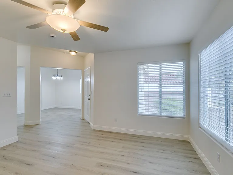 437 Palegold St — Photo 9