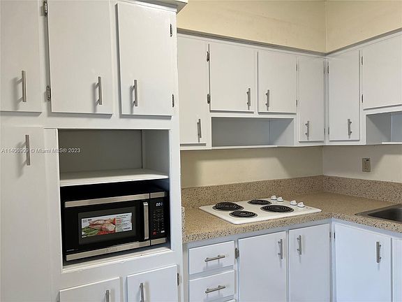 3rd image of 12665 NE 16th Ave APT 20