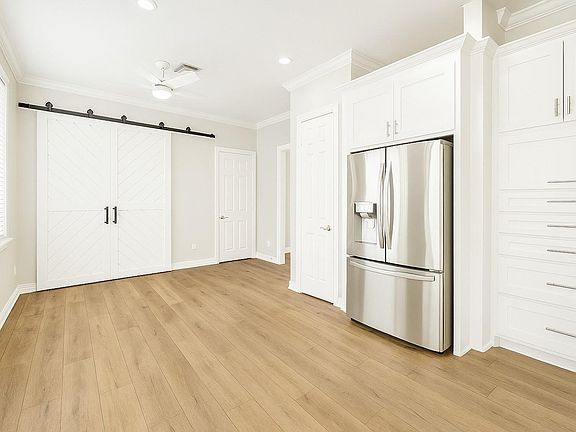 5th image of 2423 Ralph St