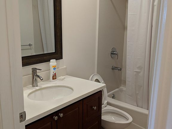 4th image of 128 Werner Ave #1