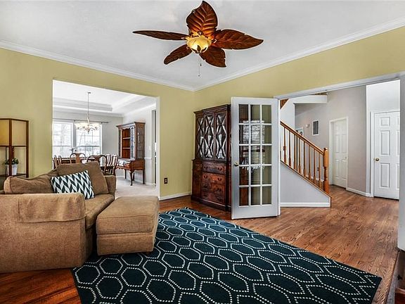 4th image of 810 Tania Ct