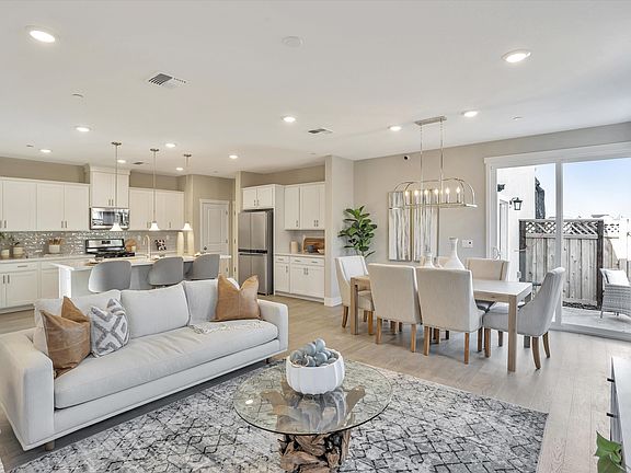 5th image of 612 Whitewater Way
