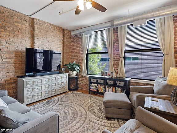 4th image of 3151 N Lincoln Ave APT 222