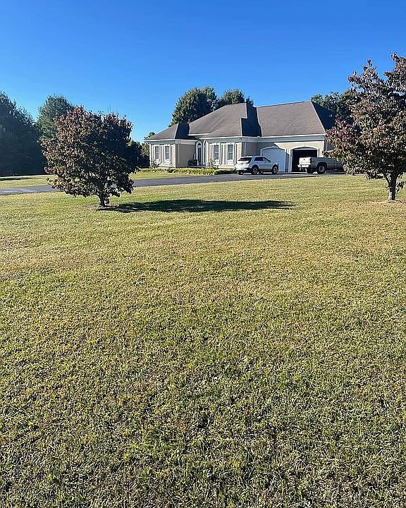 1st image of 208 Amanda Dr